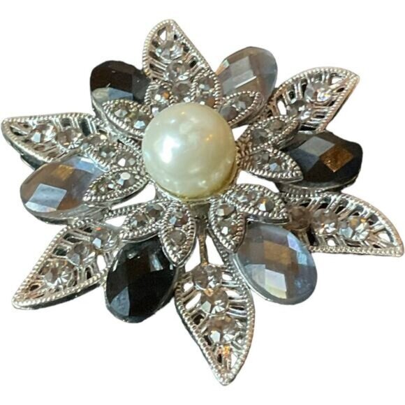 Vintage Crystal Flower Brooch Faux Pearl Center Rhinestones - Picture 1 of 8
